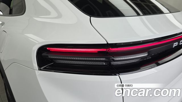 Porsche Macan 2025 — photo 9