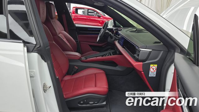 Porsche Macan 2025 — photo 16