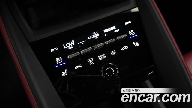 Porsche Macan 2025 — photo 33