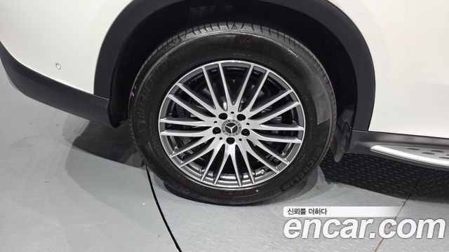 Mercedes-Benz GLC-Class 2025 — photo 5