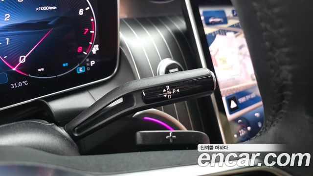 Mercedes-Benz GLC-Class 2025 — photo 12