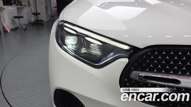 Mercedes-Benz GLC-Class 2025 — photo 8