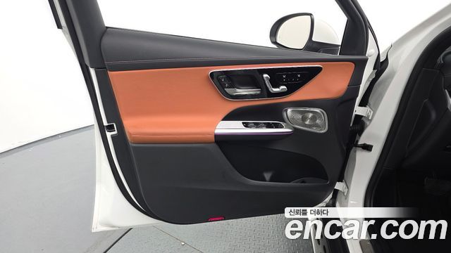 Mercedes-Benz GLC-Class 2025 — photo 14