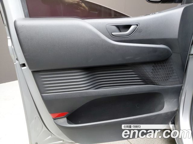 Hyundai Staria 2022 — photo 15