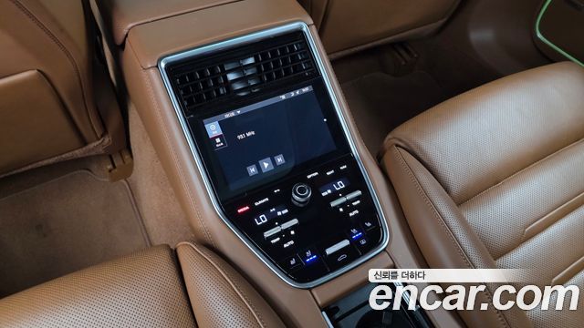 Porsche Panamera 2023 — photo 25