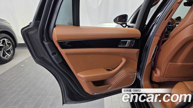 Porsche Panamera 2023 — photo 15