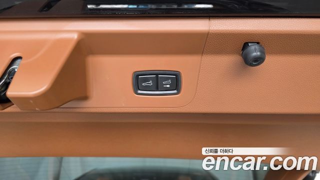 Porsche Panamera 2023 — photo 36