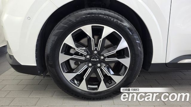 Kia Canival 2023 — photo 5