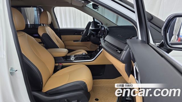 Kia Canival 2023 — photo 17