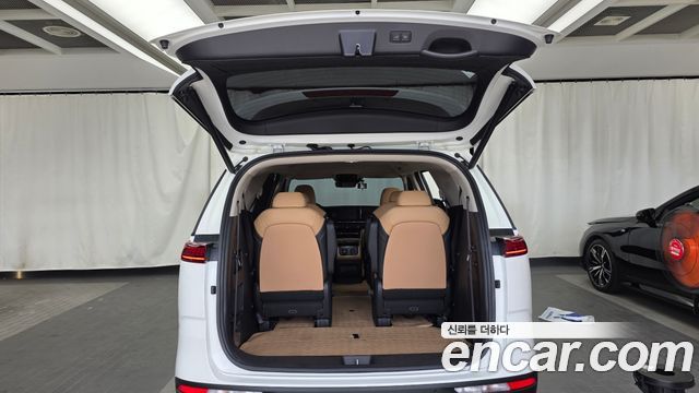 Kia Canival 2023 — photo 26
