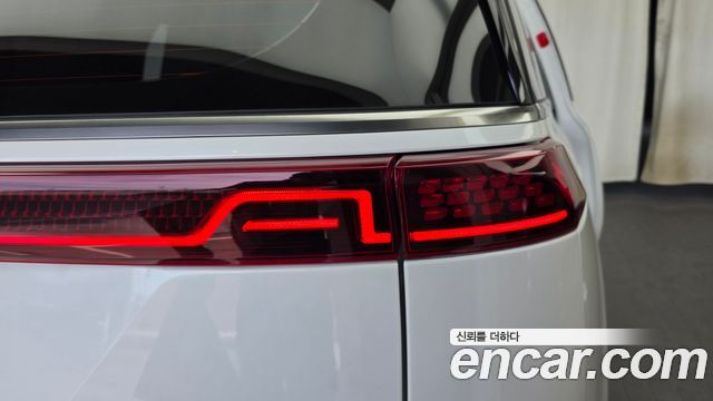 Kia Canival 2023 — photo 9