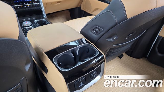 Kia Canival 2023 — photo 32