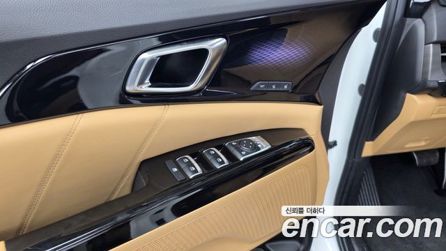 Kia Canival 2023 — photo 33