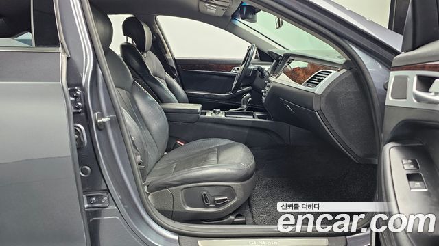Hyundai Genesis 2015 — photo 16