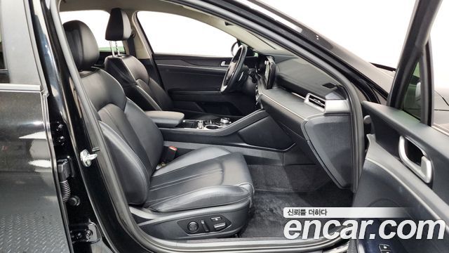Kia K5 2022 — photo 16