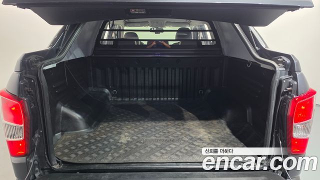 KG Mobility Rexton 2018 — photo 24