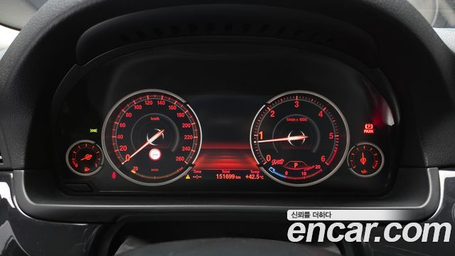BMW 5-Series 2014 — photo 8