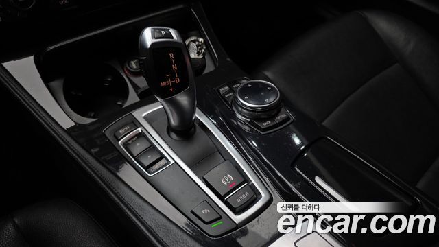 BMW 5-Series 2014 — photo 9