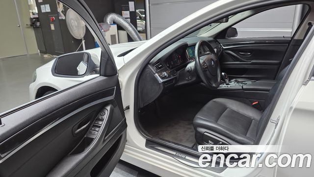 BMW 5-Series 2014 — photo 10