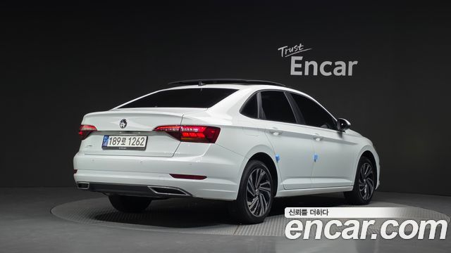 Volkswagen Jetta 2021 — photo 2