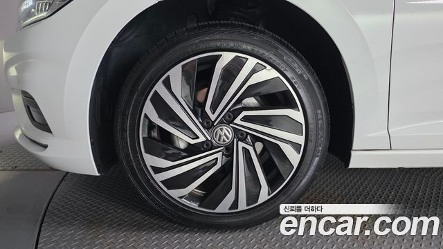 Volkswagen Jetta 2021 — photo 5