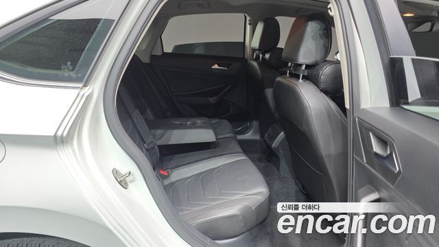 Volkswagen Jetta 2021 — photo 19