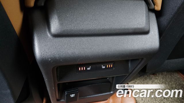Land Rover Discovery Sport 2018 — photo 25