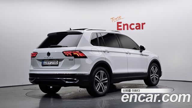 Volkswagen Tiguan 2023 — photo 2