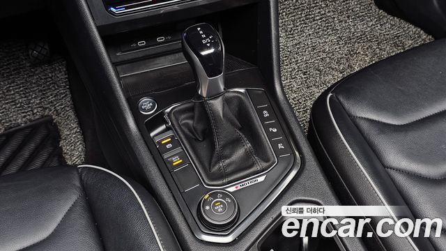 Volkswagen Tiguan 2023 — photo 12