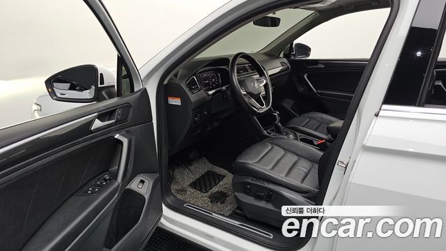 Volkswagen Tiguan 2023 — photo 13