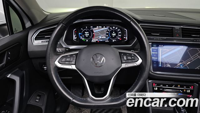 Volkswagen Tiguan 2023 — photo 18