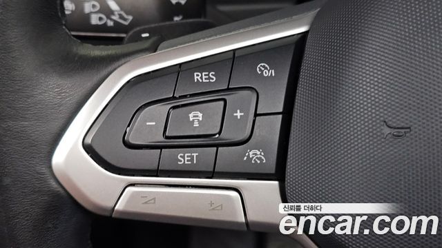 Volkswagen Tiguan 2023 — photo 24