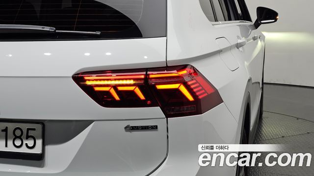 Volkswagen Tiguan 2023 — photo 9