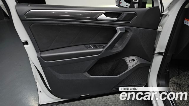 Volkswagen Tiguan 2023 — photo 14