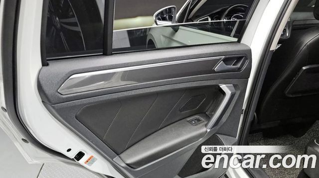 Volkswagen Tiguan 2023 — photo 15