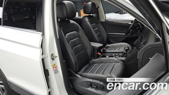 Volkswagen Tiguan 2023 — photo 16