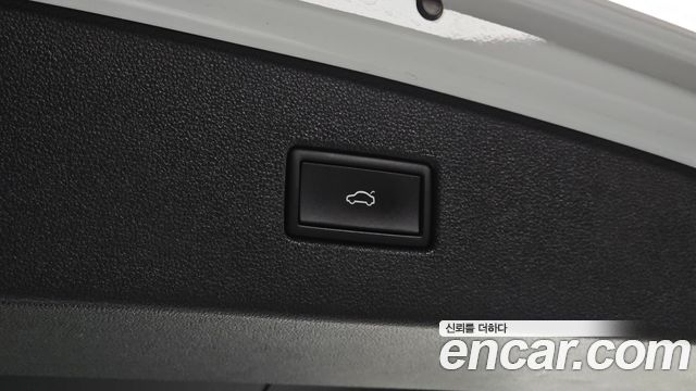 Volkswagen Tiguan 2023 — photo 31