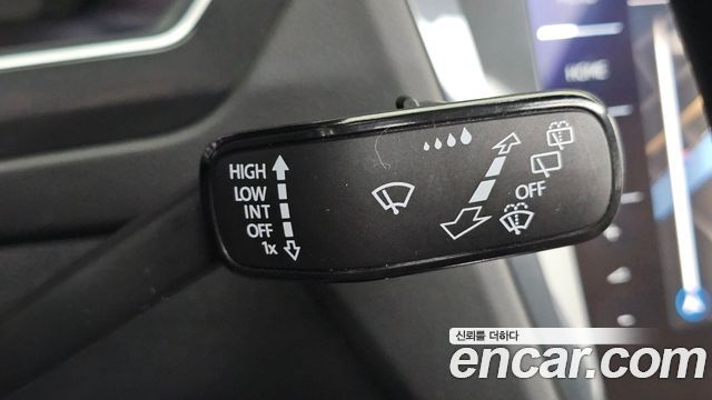 Volkswagen Tiguan 2023 — photo 33
