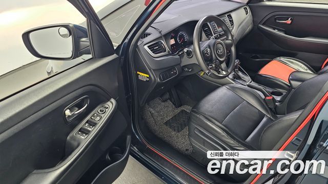 Kia Carens 2017 — photo 10