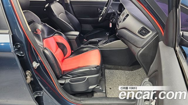 Kia Carens 2017 — photo 12
