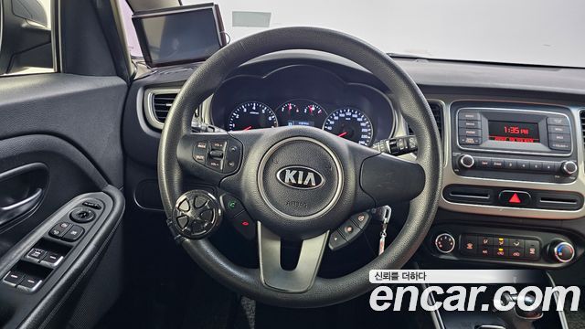 Kia Carens 2017 — photo 13