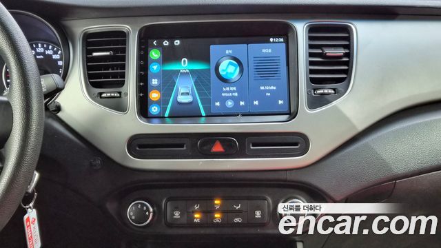 Kia Carens 2017 — photo 17