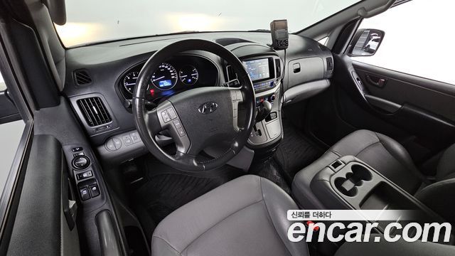 Hyundai Starex 2019 — photo 10