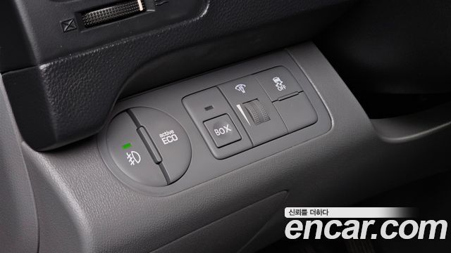 Hyundai Starex 2019 — photo 18