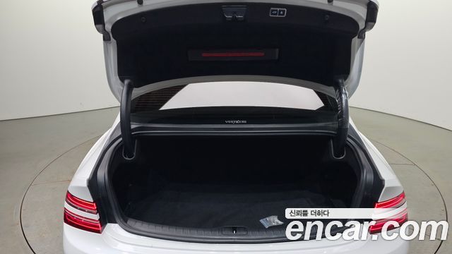 Genesis G80 2022 — photo 20