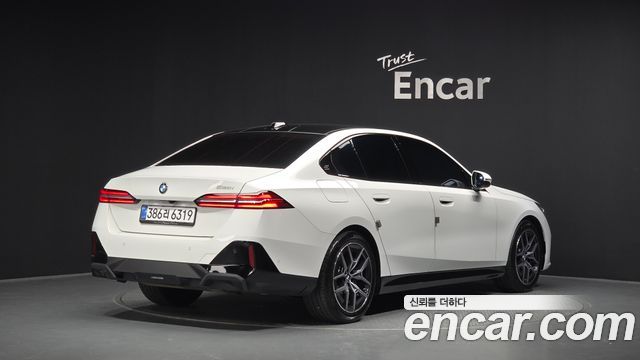 BMW 5-Series 2026 — photo 2