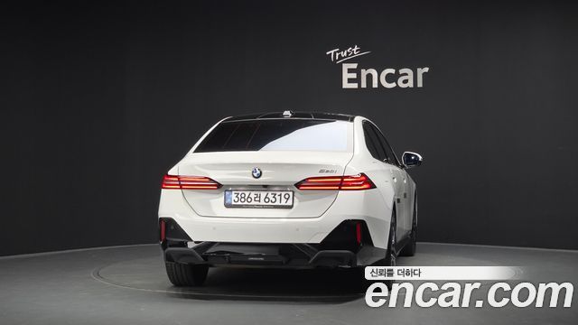 BMW 5-Series 2026 — photo 4