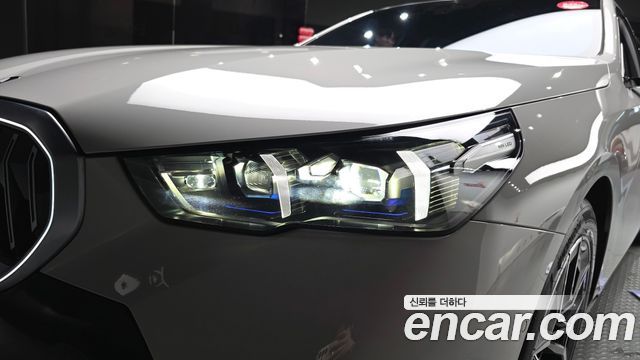 BMW 5-Series 2026 — photo 8