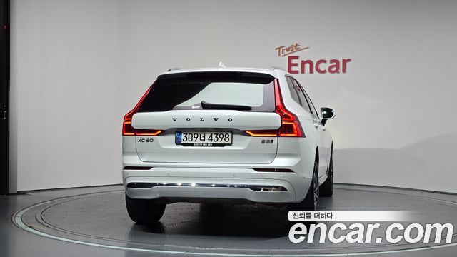 Volvo XC60 2023 — photo 4