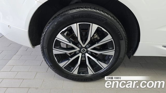 Volvo XC60 2023 — photo 5